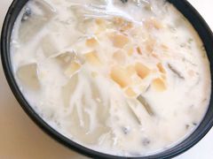 -志龙皇冠吃货椰子铺