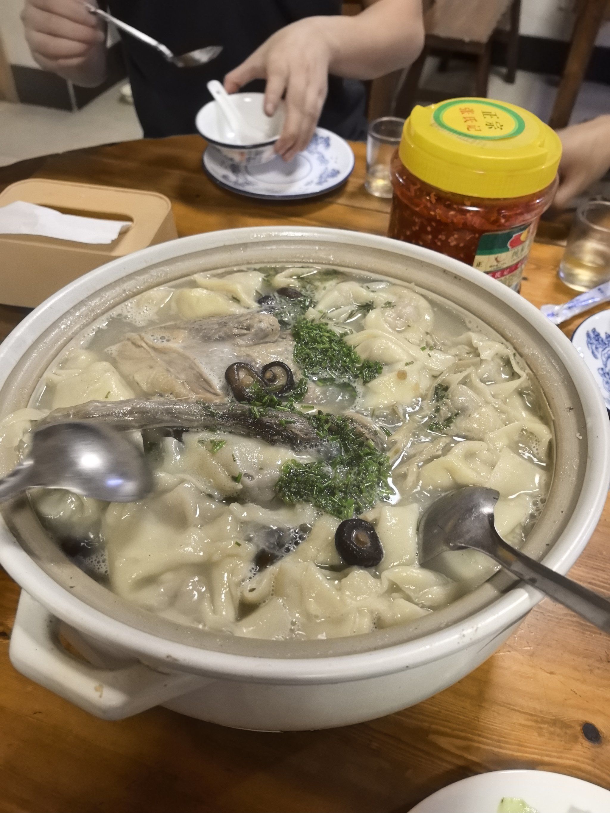 汤很鲜的鸭馄饨