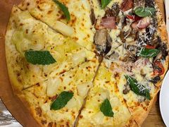 榴莲黑松露双拼-乐凯撒披萨(东方新世界店)