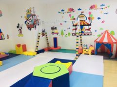 -黄浦乐烁龙鱼宝贝托育园(海潮路校区)