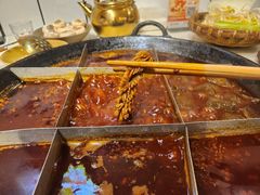 -岗上渣渣老火锅(两路口店)