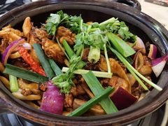 -胡须佬鸡煲四季火锅店(石厦西村直营店)