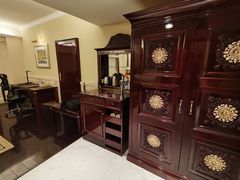 -深圳富苑皇冠假日套房酒店