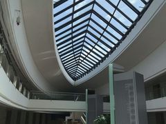 -上海滴水湖皇冠假日酒店