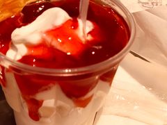 草莓新地-麦当劳(龙之梦购物中心店)