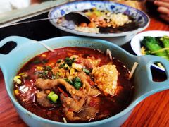 -爆炸头阿姨小四川正宗川味小吃(无任何分店)