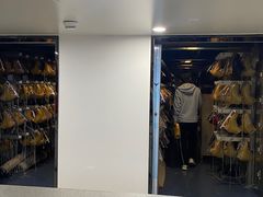 -冰纷万象滑冰场(深圳万象城店)