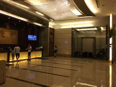 -宜昌均瑶国际酒店(宜昌CBD购物中心夷陵广场店)