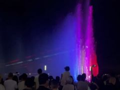-东港音乐喷泉广场