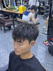 -藤野造型专业烫染接发