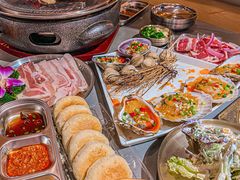 -围炉肉舍•炭烤活鳗•丹东海鲜烤肉(步行街店)