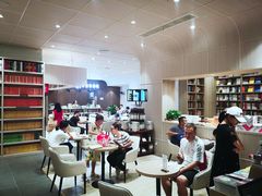 -钟书阁(群光广场店)