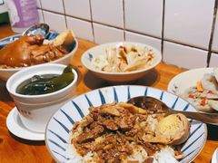 -红猪卤肉饭(大西洋美食城店)