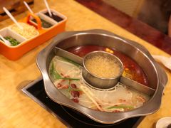 -家乡重庆火锅店