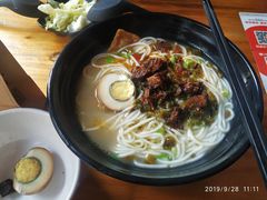 -花溪巷牛肉粉(泉城路店)