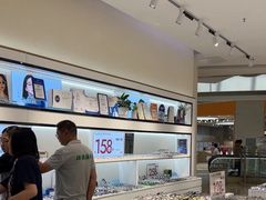 -J-Optical佳视明眼镜·蔡司视觉(青岛金茂览秀城店)