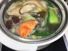 -百品聚旋转火锅(万德庄店)