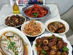 -丹水桥地锅鱼·翘嘴鲌·地方特色全鱼宴(丹江口大坝店)