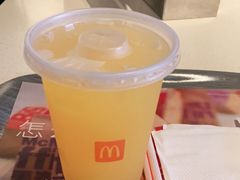 -麦当劳(汉口火车站候车室店)