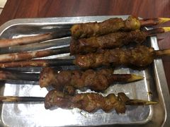 红柳羊肉串-忠顺斋易州印象烤鸭店(东关新村店)