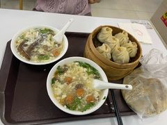 顶黄加蟹小笼包-常州糕团店(北大街新世纪商城店)