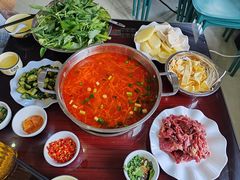 -黄利砖万峰林布依特色酸笋牛肉馆