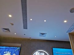 等位区-文叔·湖北名小吃·小龙虾(华强北店)