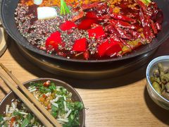 -卤校长重庆火锅(银泰城店)