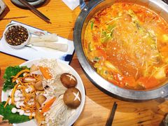 -野山舂·贵州现舂酸汤火锅(鸿通城店)