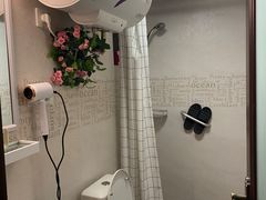 -小草屋轰趴馆别墅派对新场团建家庭聚会
