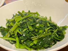 -头上红煨盐鸡·非遗院子餐厅