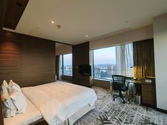 -上海虹桥西郊假日酒店