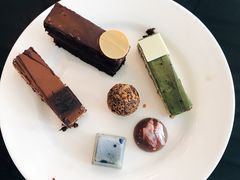 -圣丰索菲特·2 On 988 Café 自助餐厅