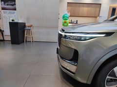 -理想汽车(世纪汇店)