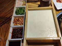 -苗家大院酸汤鱼(贵阳北站店)