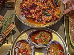 -围炉肉舍•炭烤活鳗•丹东海鲜烤肉(步行街店)