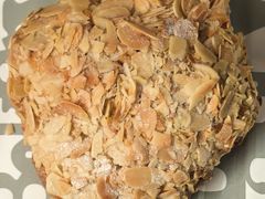 杏仁可颂-LANLIZI BAKERY(COSMO店)