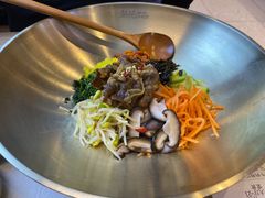 烤牛肉拌饭-梨花牛肉汤饭(仁恒伊势丹店)