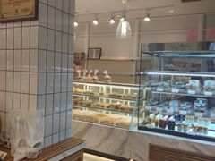面包甜点陈列柜-老大昌(淮海中路店)