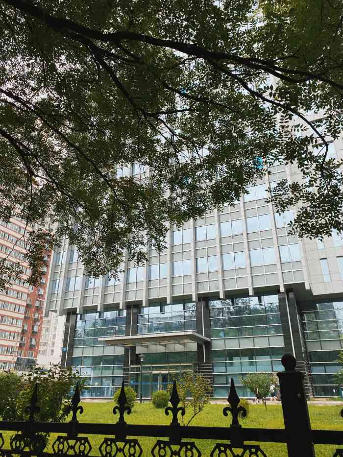 京师科技大厦-a座-"北师大的很多相关部门,都在这附近办公,这.