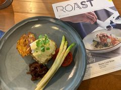 蟹肉饼班尼迪蛋-ROAST coffee & eatery