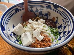 豆花米线-蜗牛小馆醉乡民谣云南菜(惠新西里店)