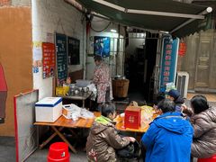门面-梁阿婆廿年老牌扣肉糯米饭