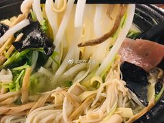 -丽虹云南过桥米线(兴工街店)