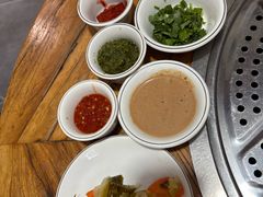 -牧民人家羊粪火自煮手把肉餐馆