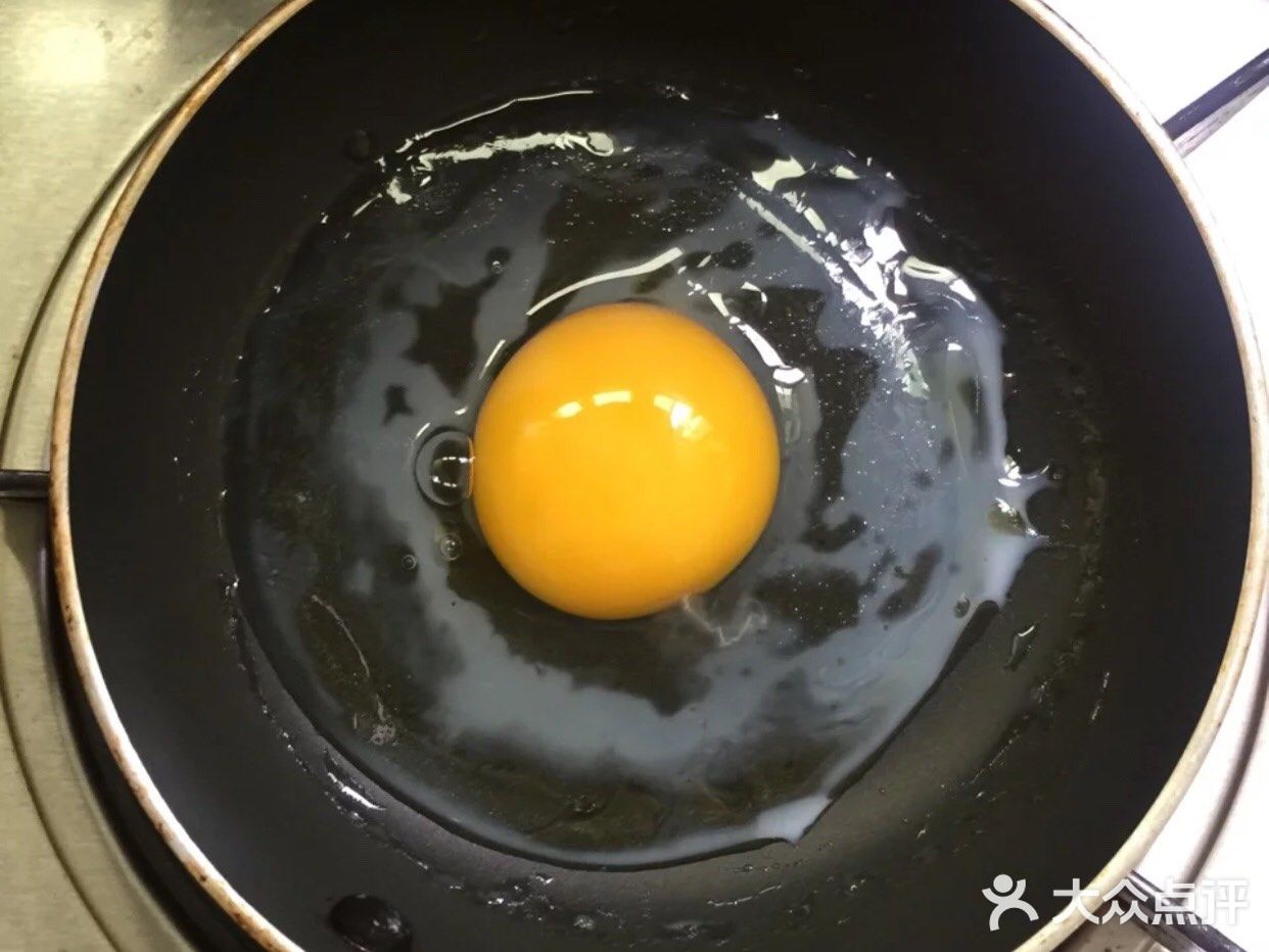 煎一个单面煎蛋真的是好吃糖心鸡蛋棒极了