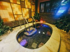 -泉城欧乐堡戏水湾艺术养生温泉