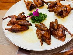 吊烧乳鸽-大天然酒店(军民路店)