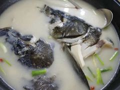 有机鱼头浓汤-浔味·山屿湖·正宗淳牌全鱼宴老字号