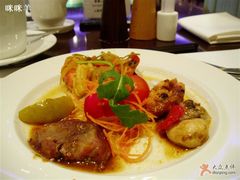 红肉白肉盘-咖啡苑自助餐厅·中国大饭店